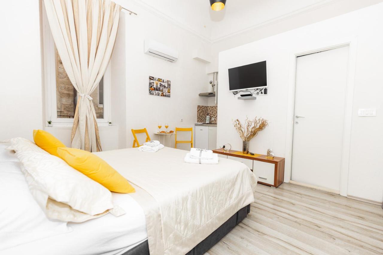 Apartment Best Location In