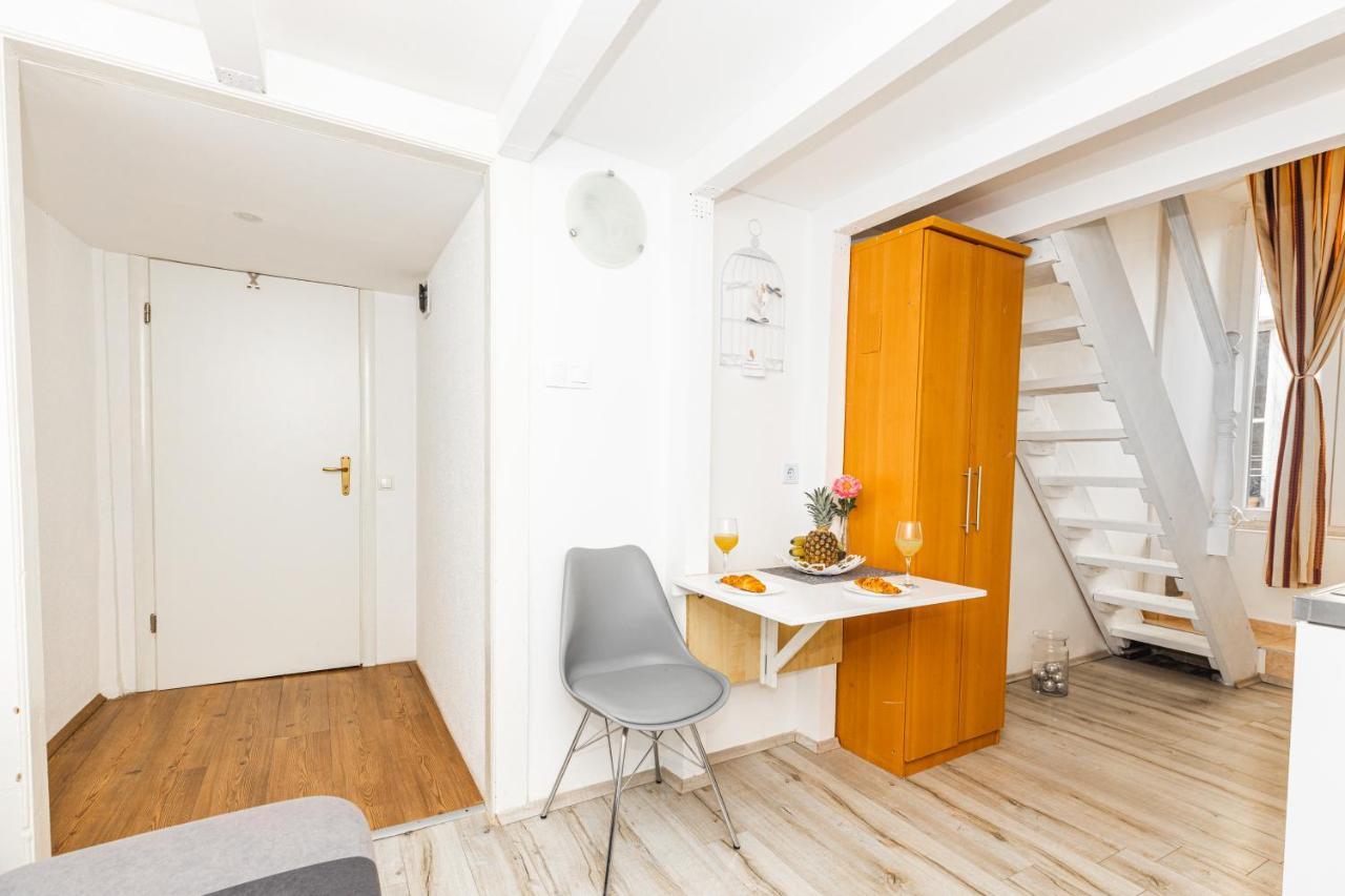Apartment Best Location In *