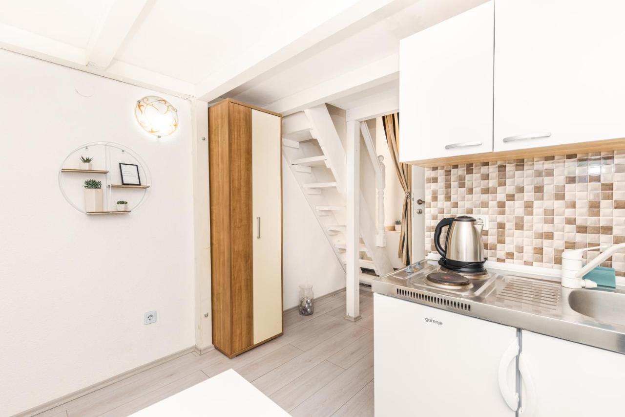 Apartment Best Location In *