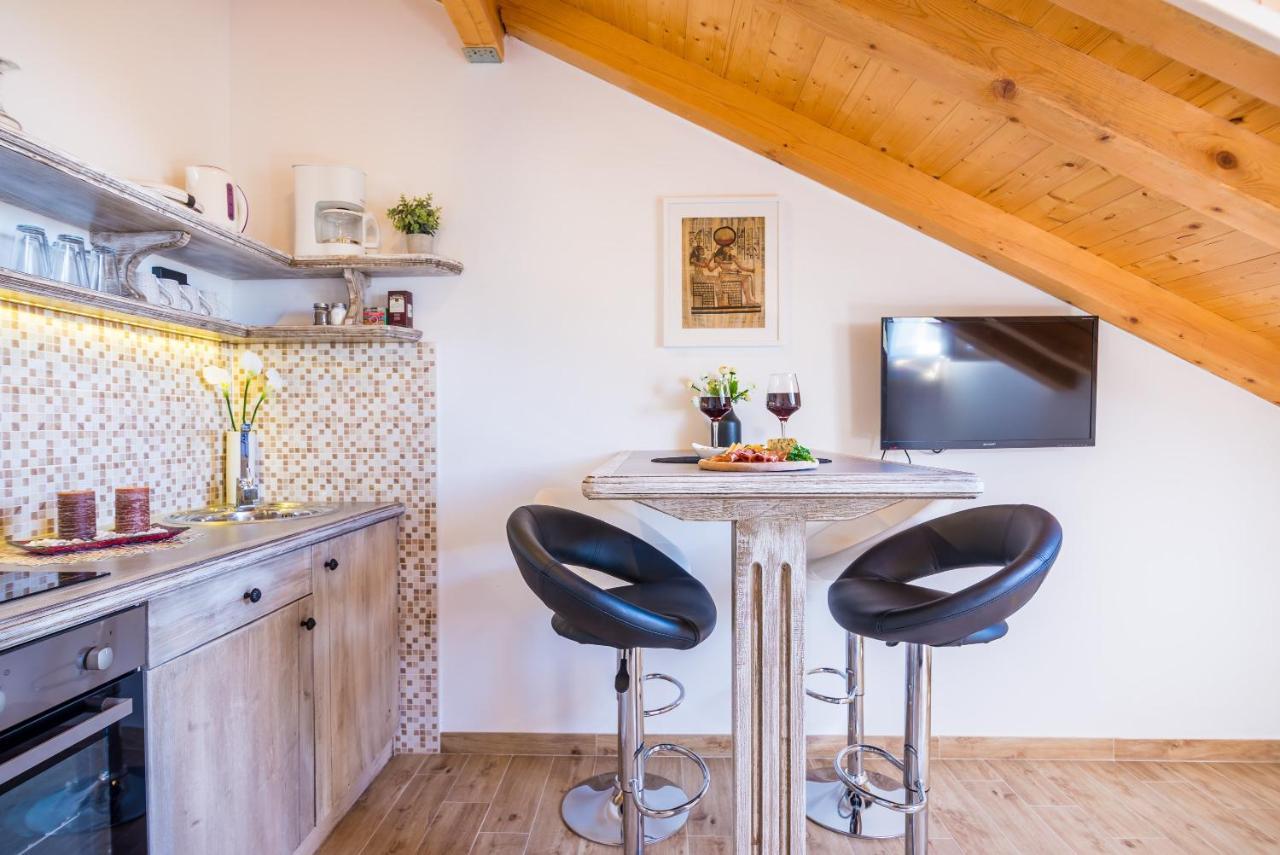 Guest house Nikolina 3*