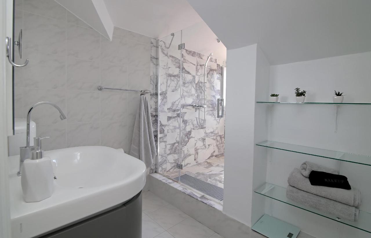 Spacious 2 Bedroom Luxeview- Oldtownview, 10min To Town Apartment *