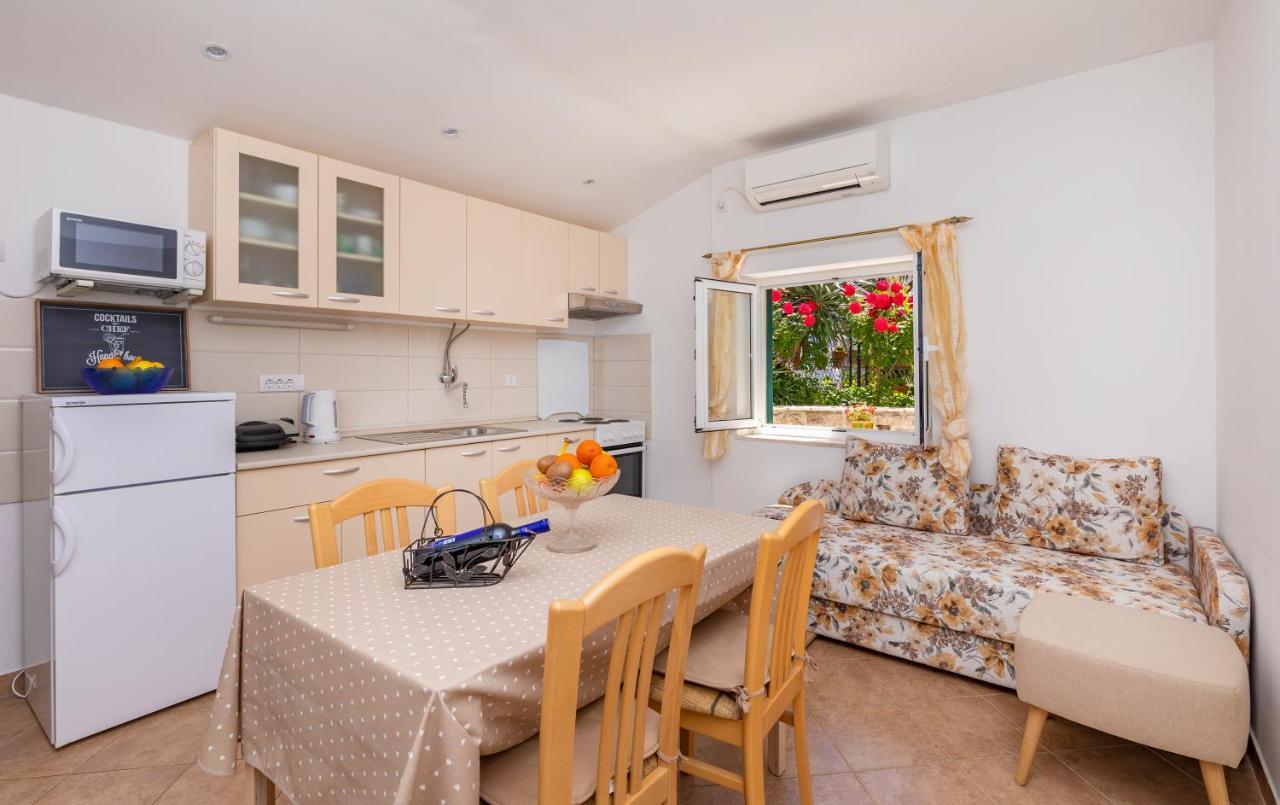 Sobe Na Konalu Gasthuis 3*