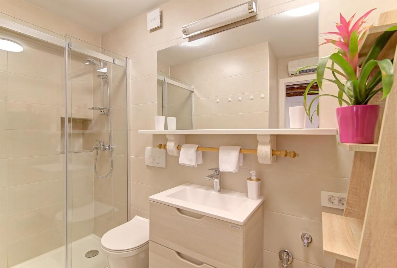 Gem Apartment *