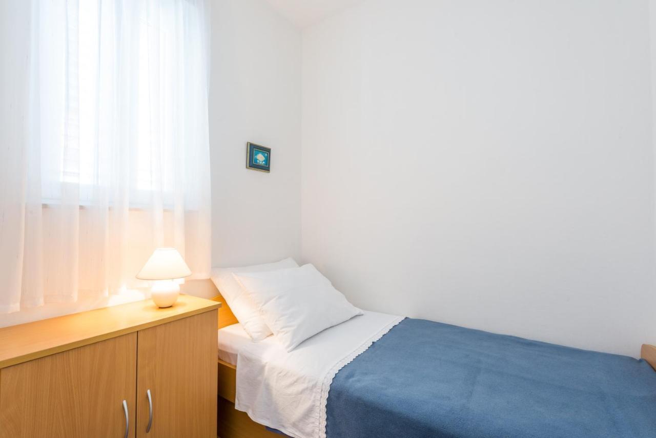Apartment Lena *