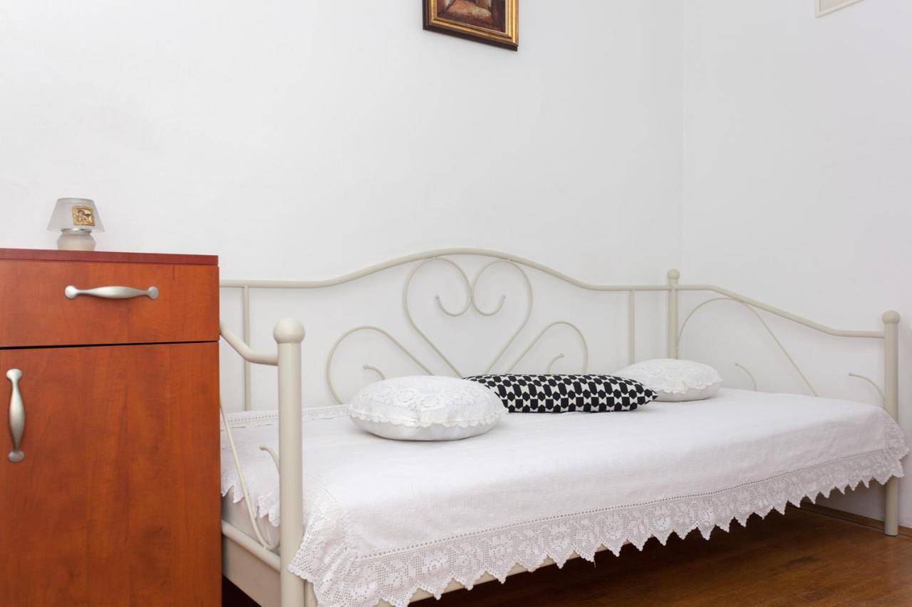 Do Want To Fully Enjoy Old Town Apartment *