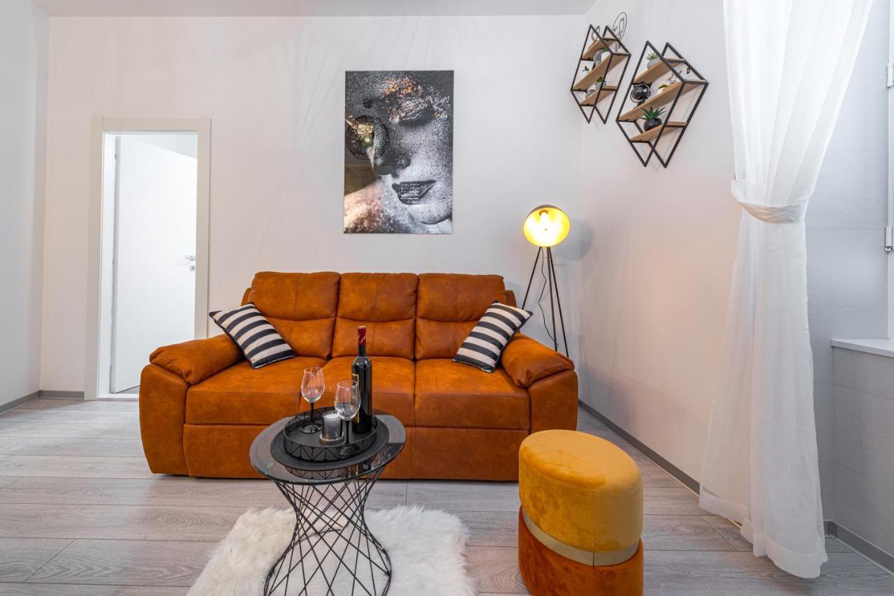 16 Steps Apartment