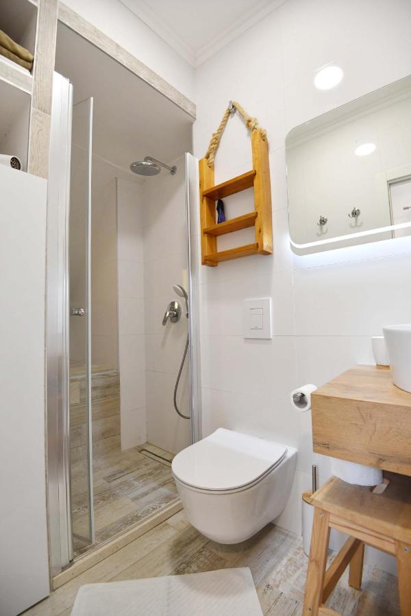 Manda Guest house
