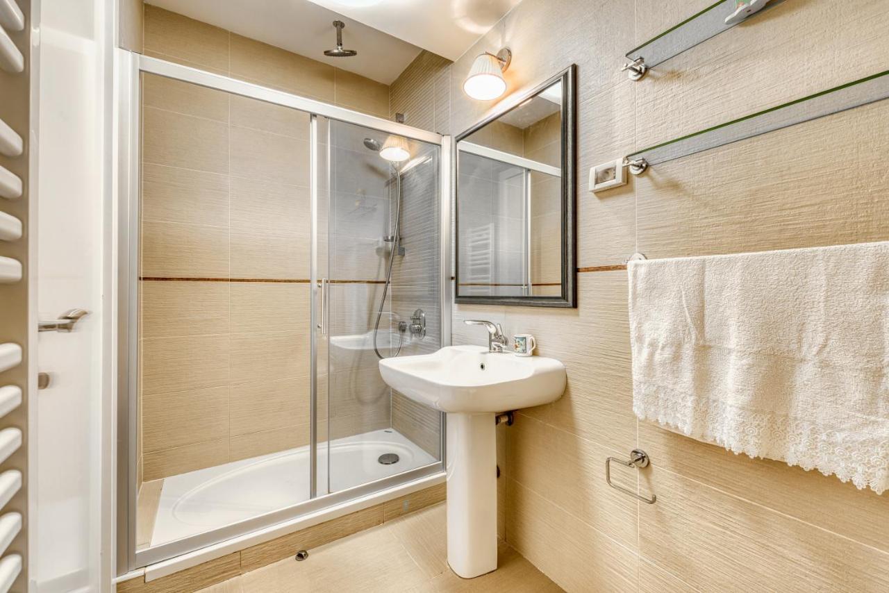 Dvori Lapad 2 Direct Sea View Apartment *