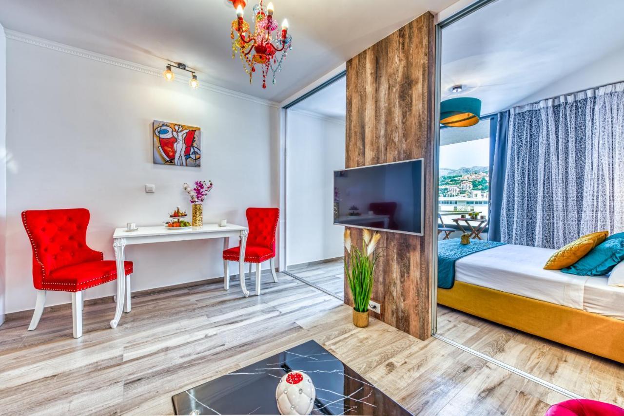 Royal Luxuria Modern Apartment *