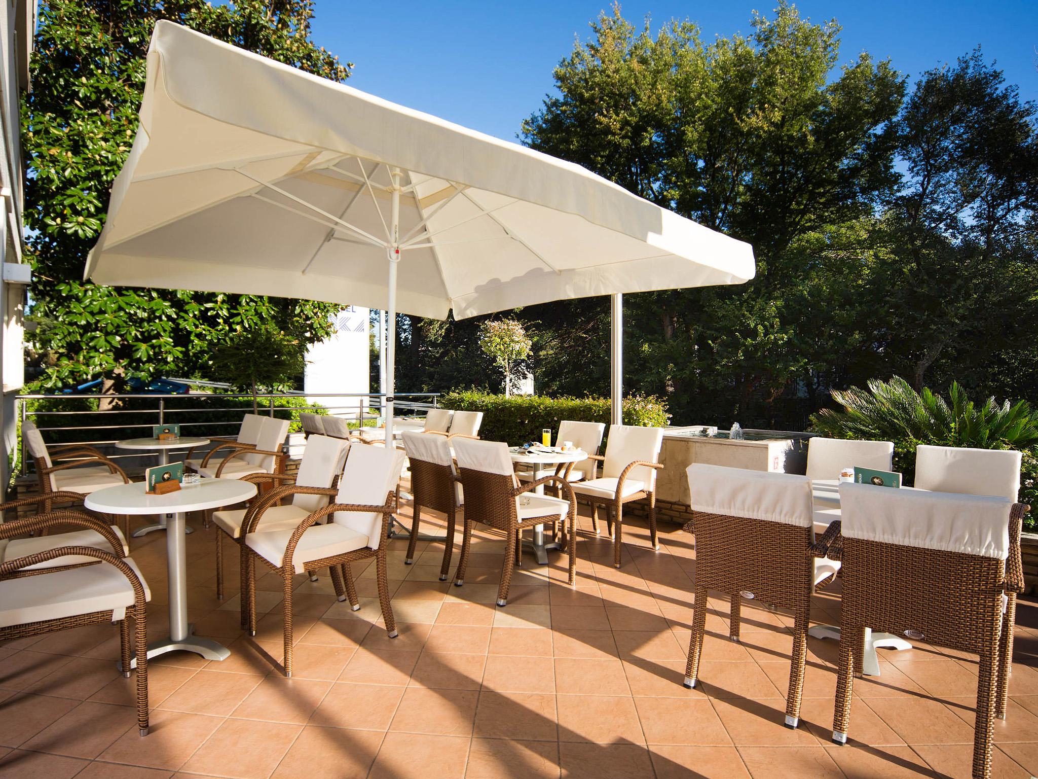 Ivka Hotel 3*