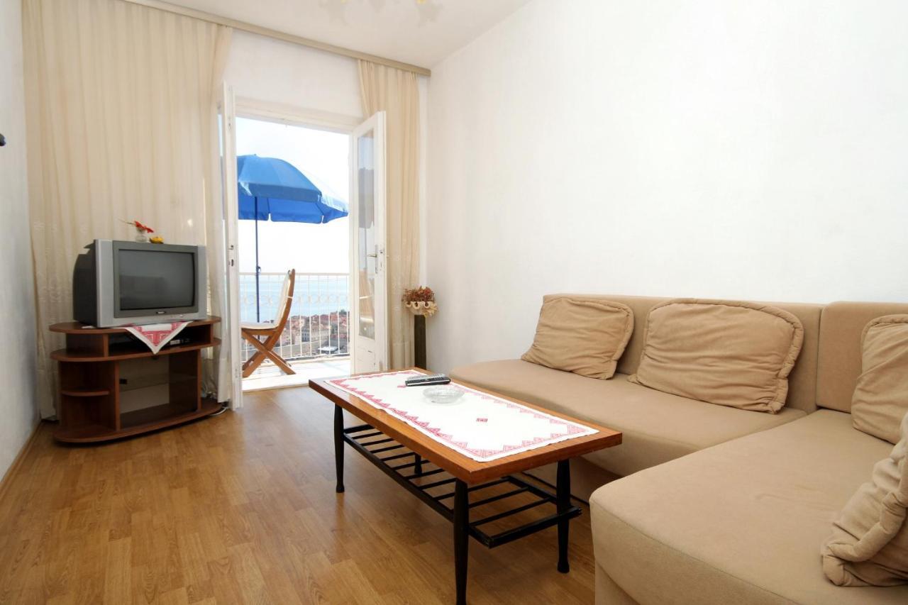 Apartment 9099b *