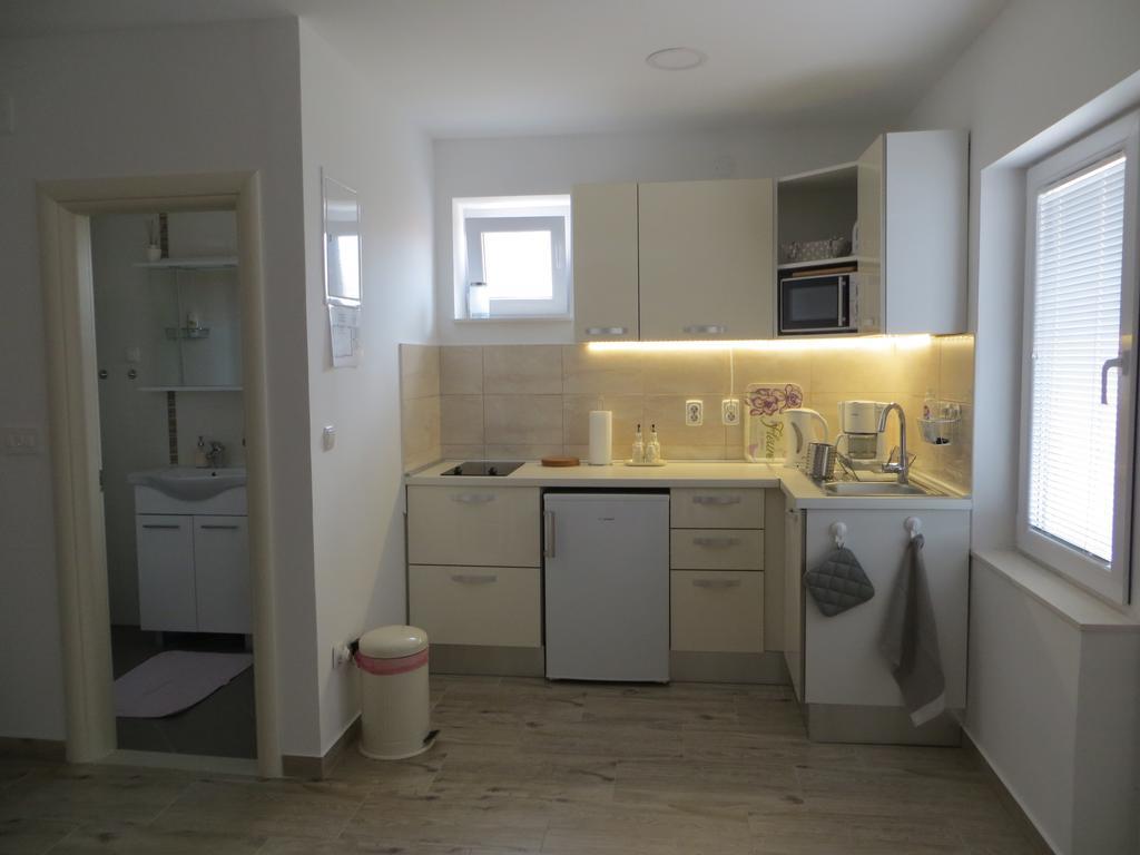 Nava Apartment
