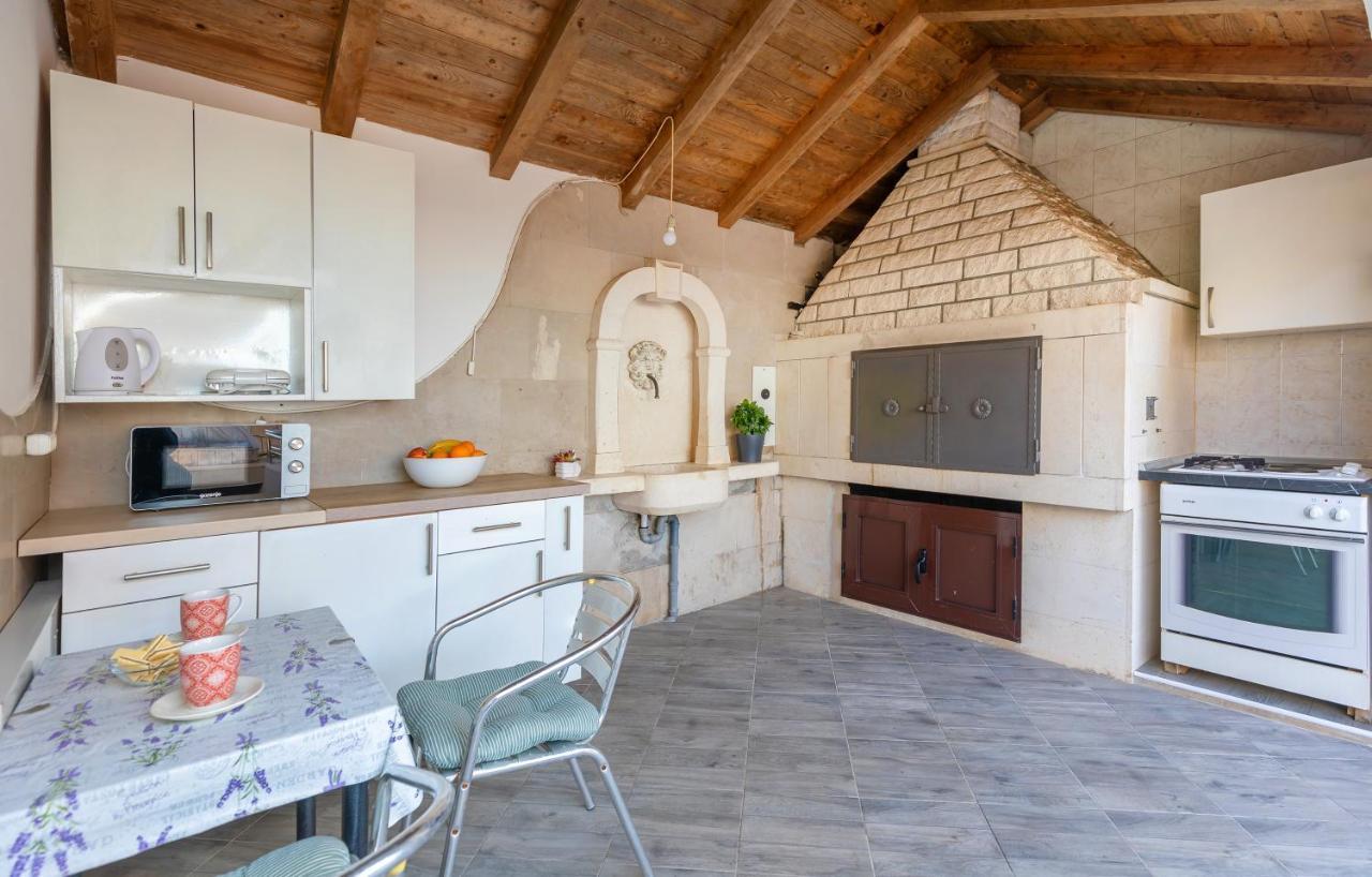 Ivo Guest house 2*