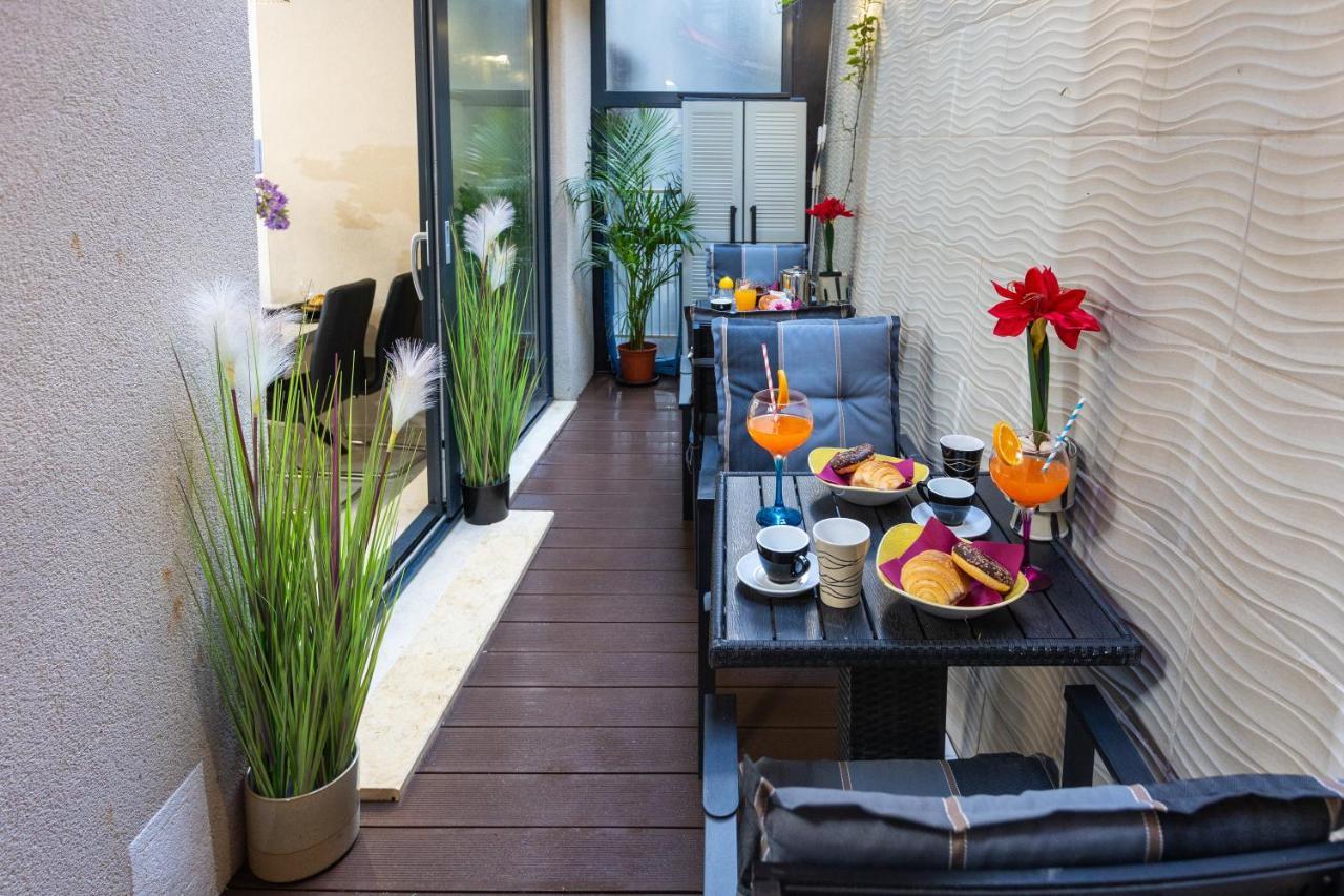 Presley Apartment *