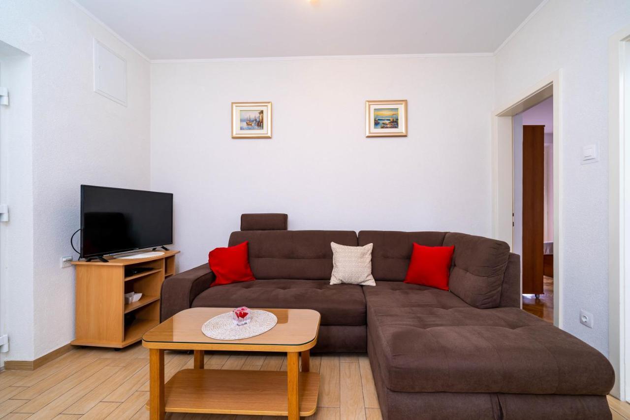 Aurelya Apartment