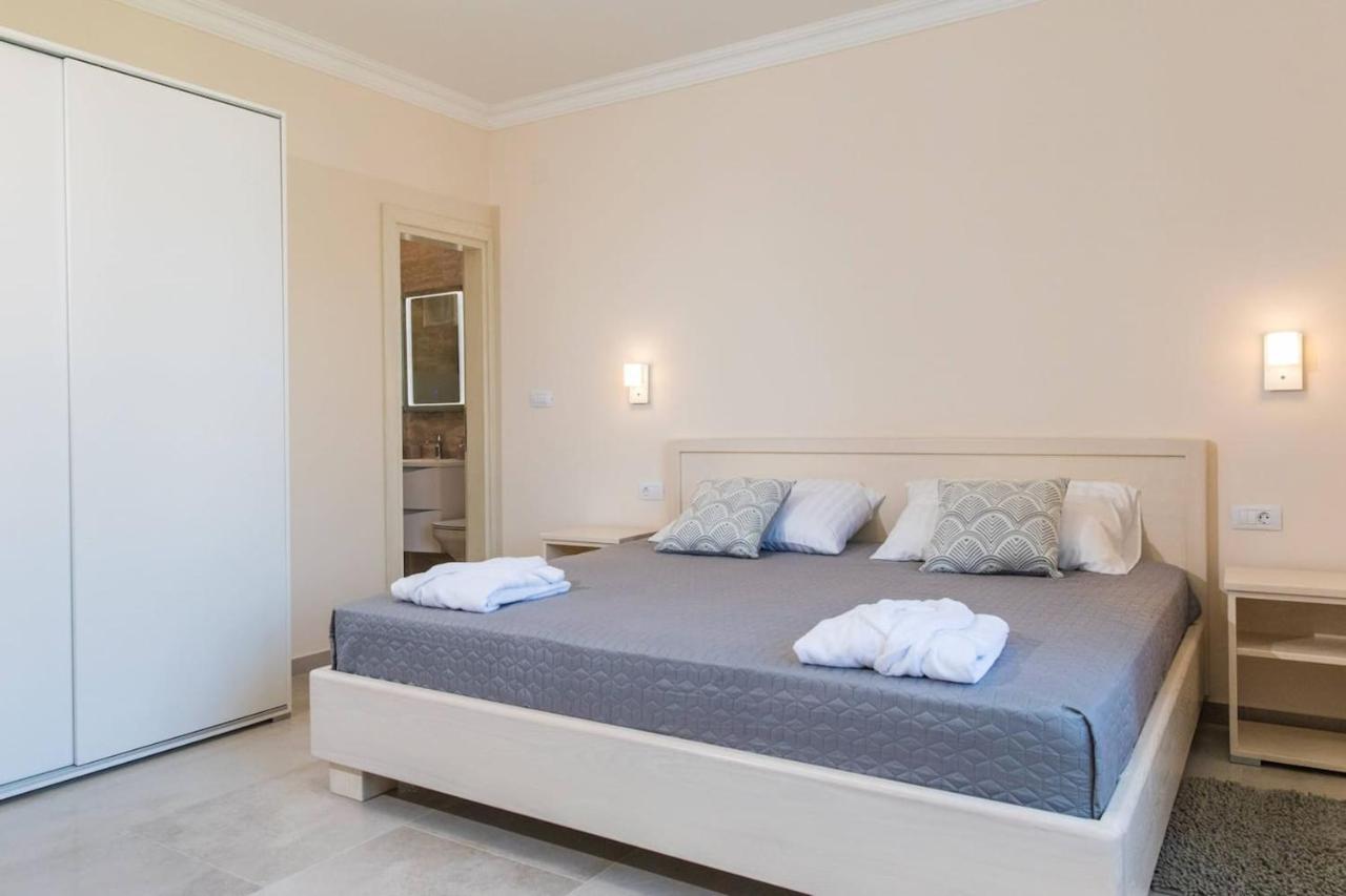 Spacious With Private Pool In