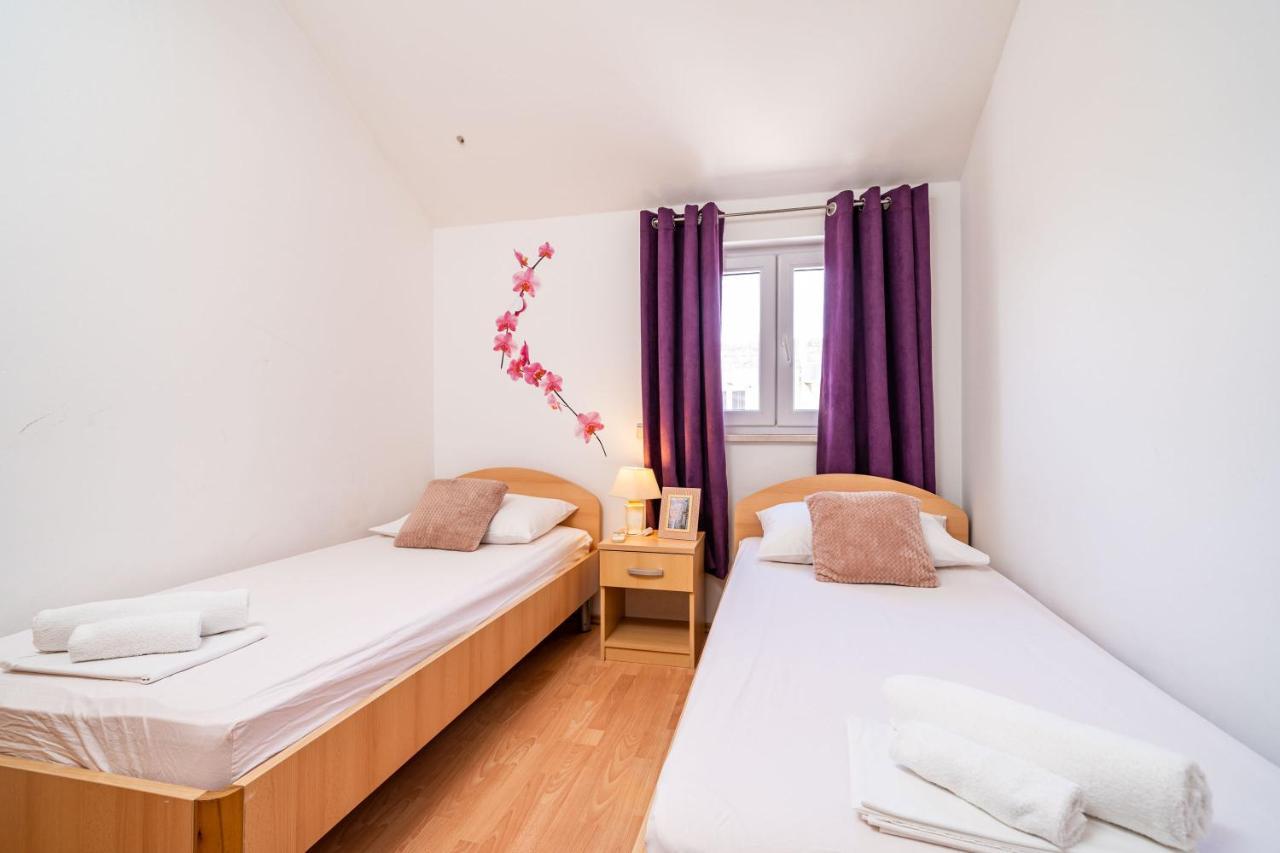Burum B&b-apartment With Beautiful View Bed & Breakfast