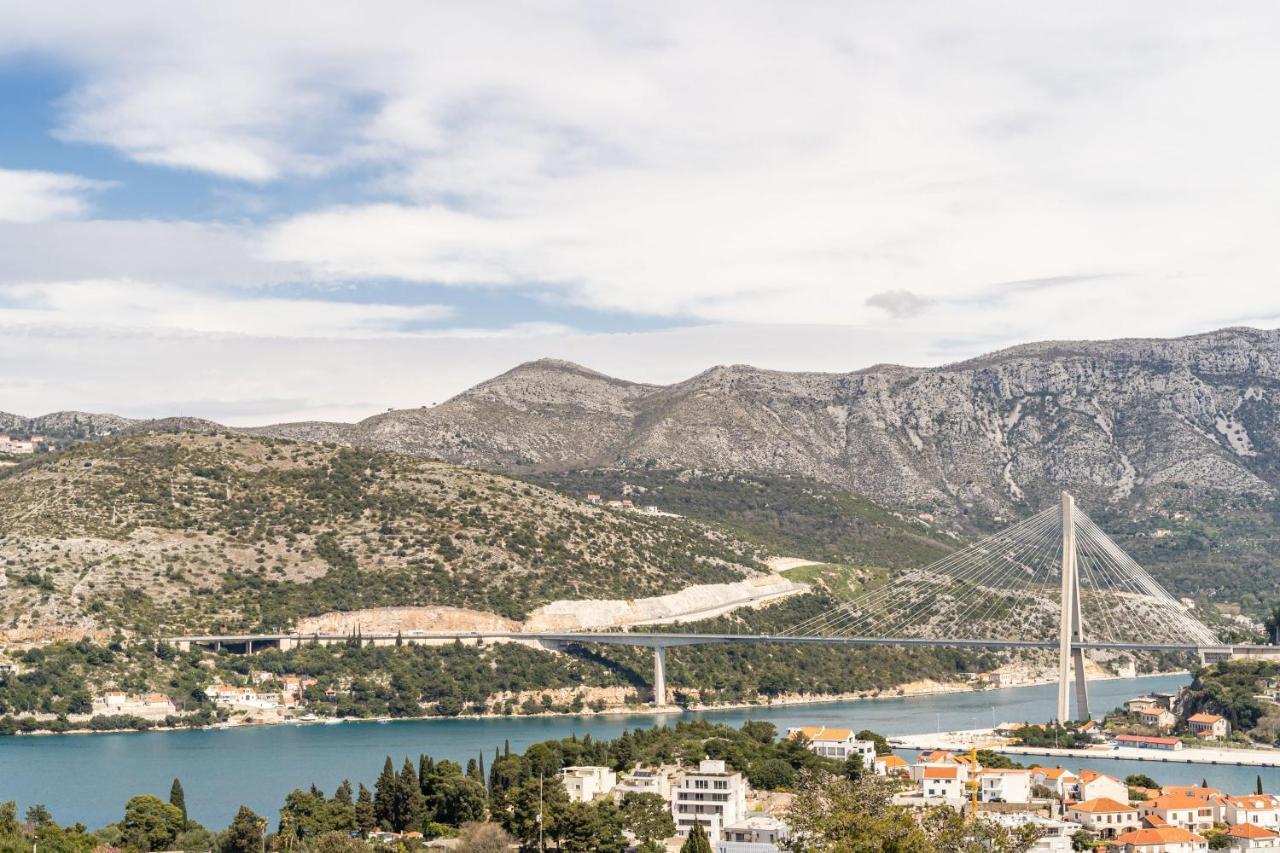 Burum B&b-apartment With Beautiful View * Dubrovnik