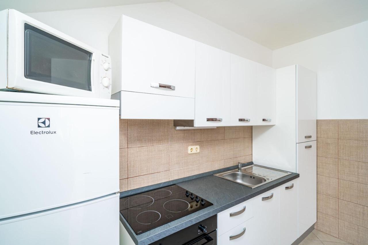 Burum B&b-apartment With Beautiful View * Dubrovnik