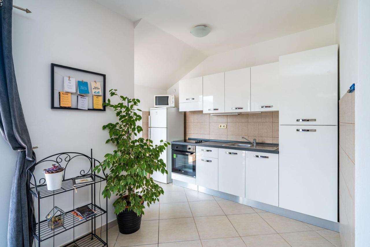 Burum B&b-apartment With Beautiful View * Dubrovnik