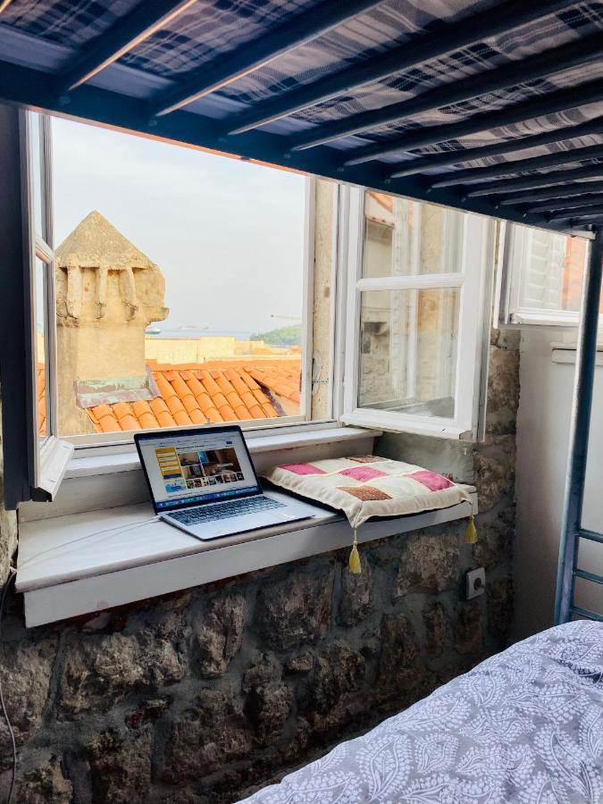 Hostel Kingslanding Old Town *