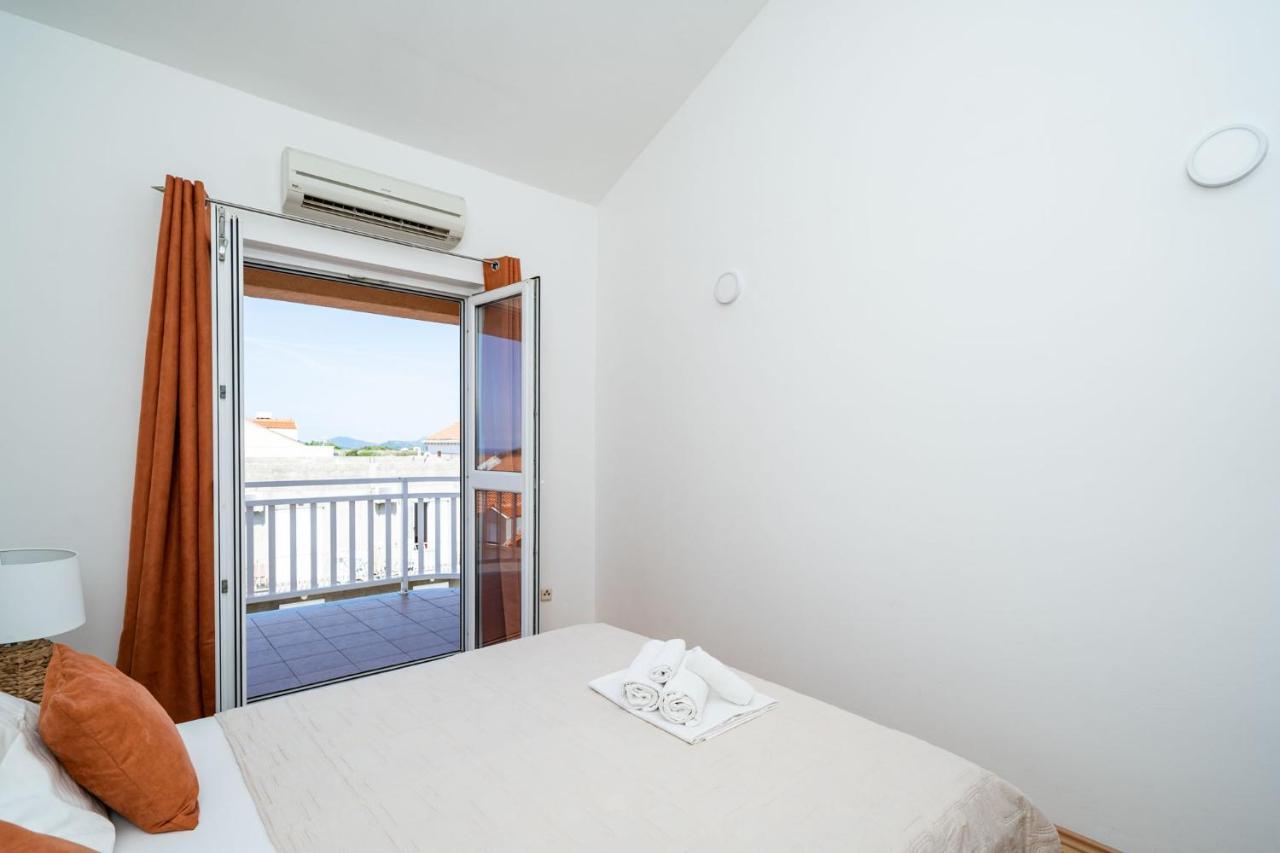 Bed & Breakfast Burum - With Beautiful View 2