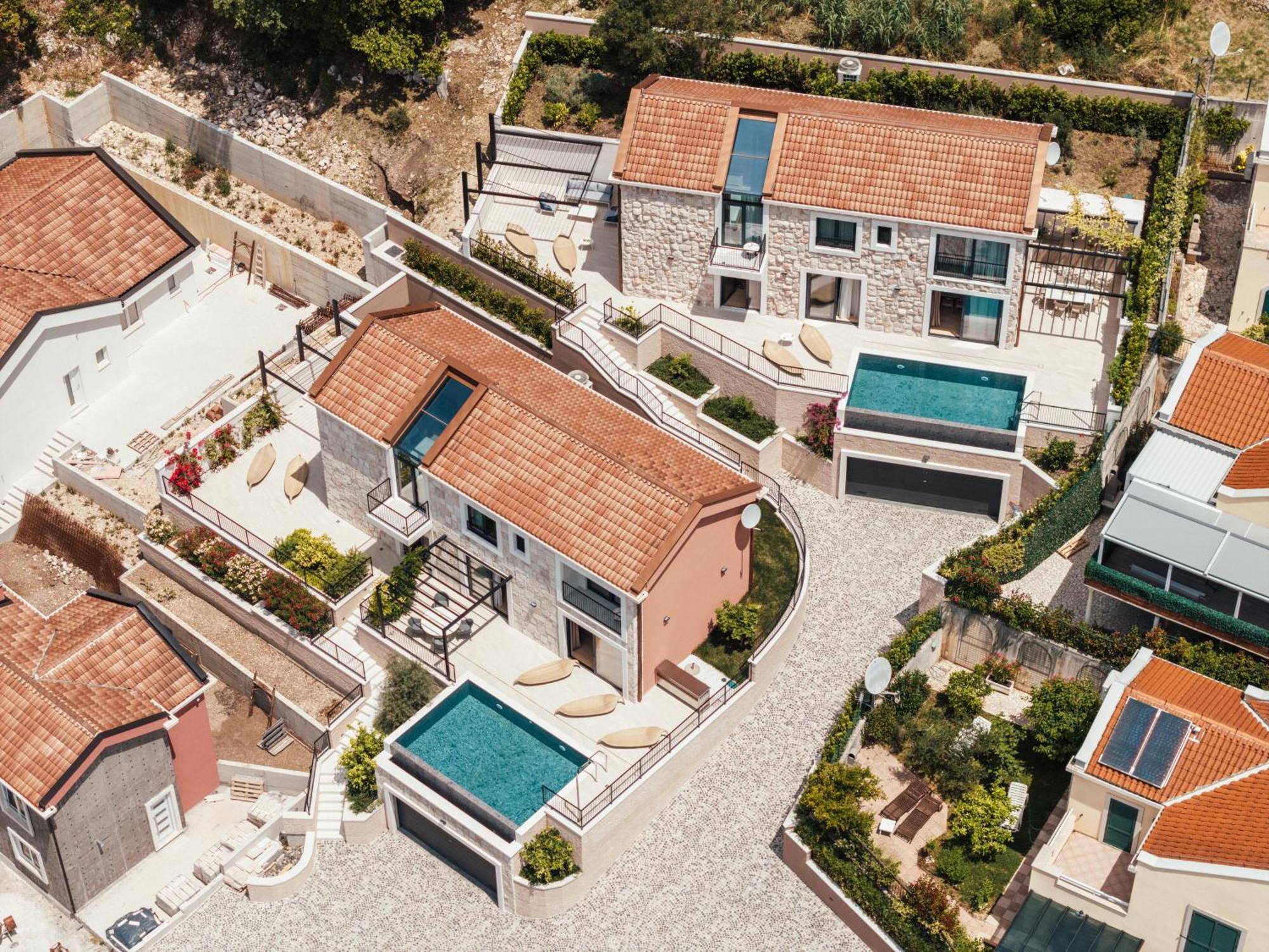 Val & Sol Villa *