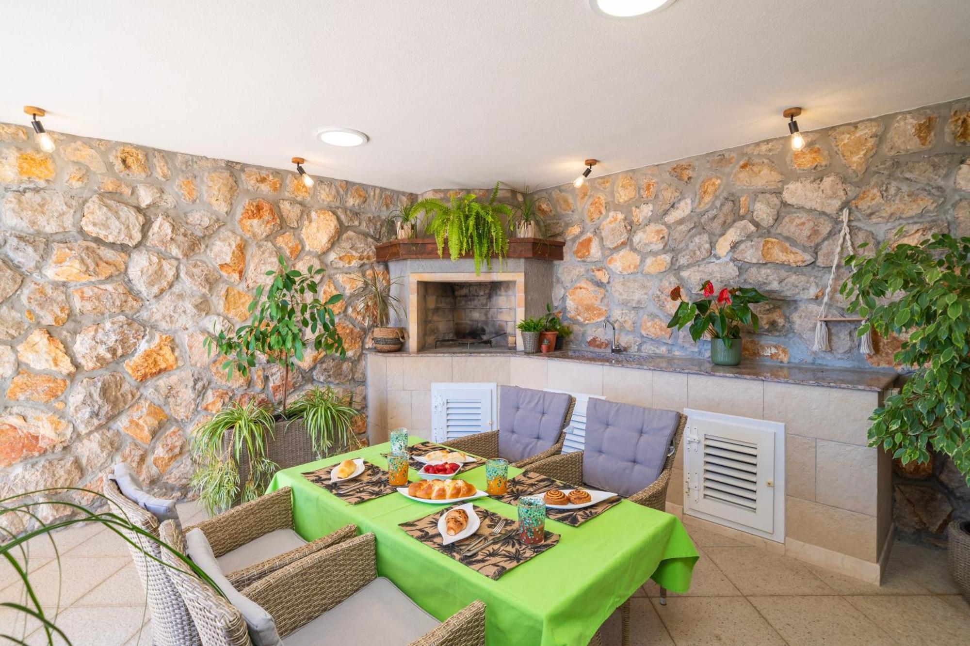 Terrace, View & Barbecue *