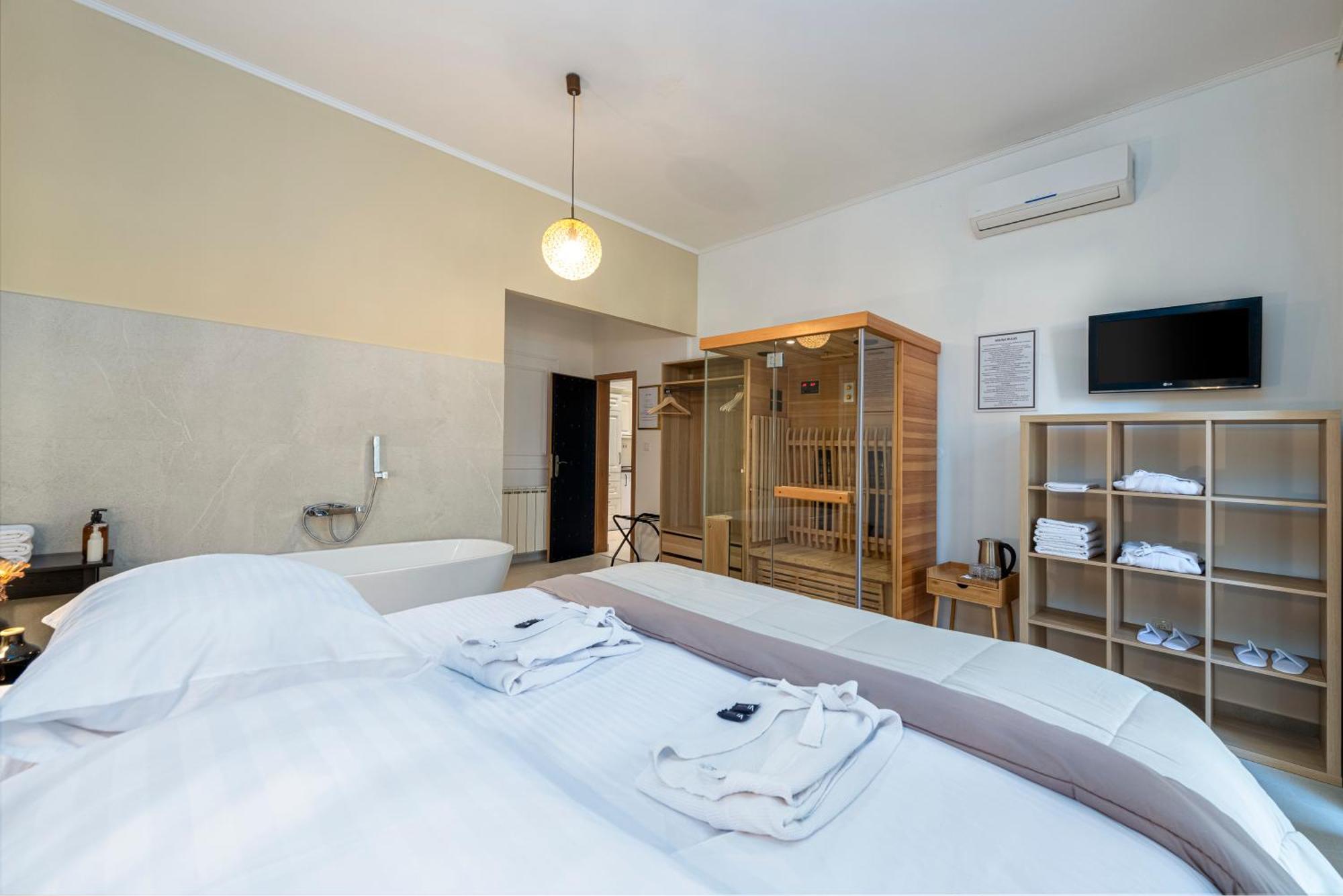 Barbara With Private Pool Apartment *