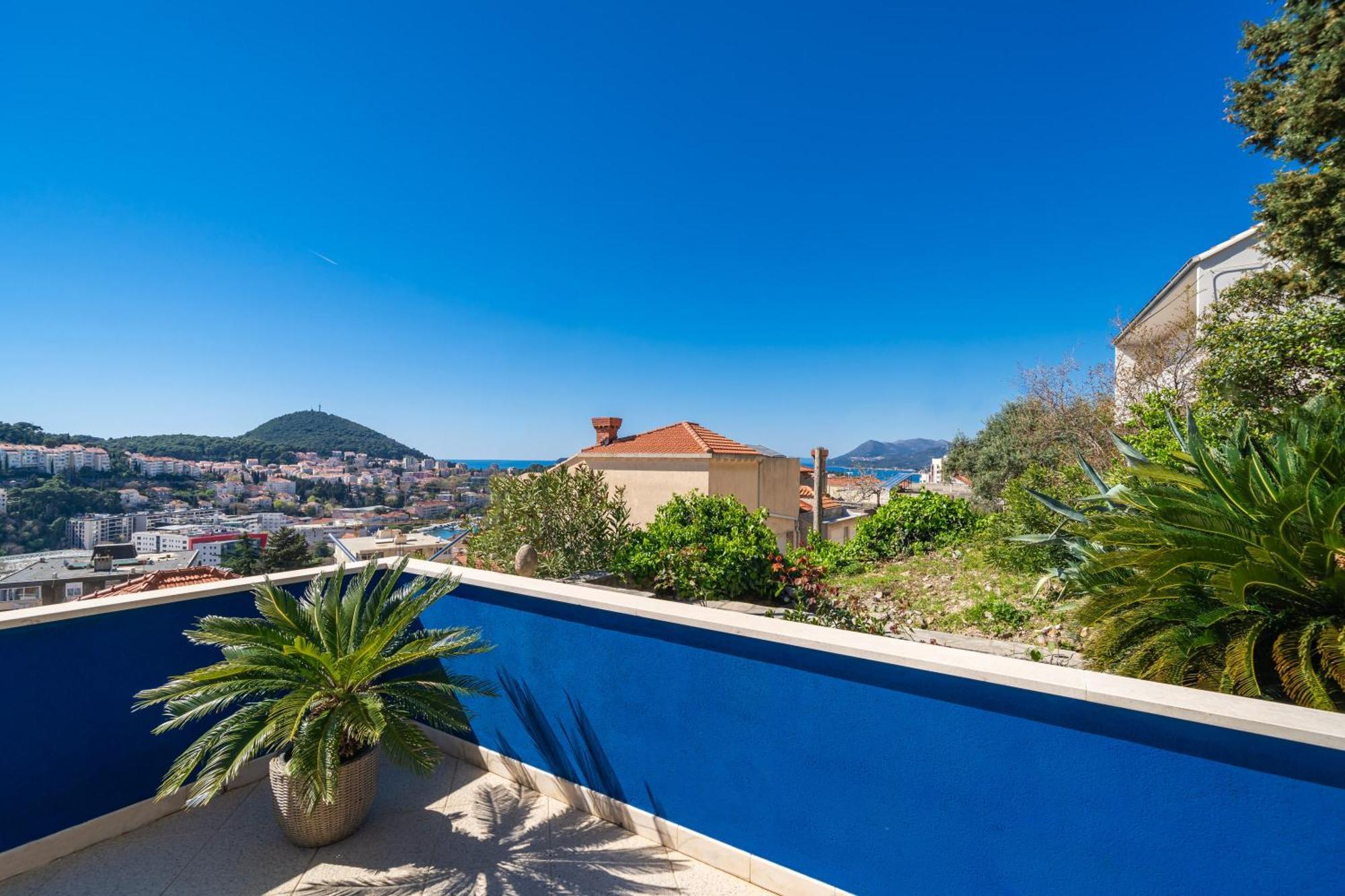 Apartment Terrace, View & Barbecue