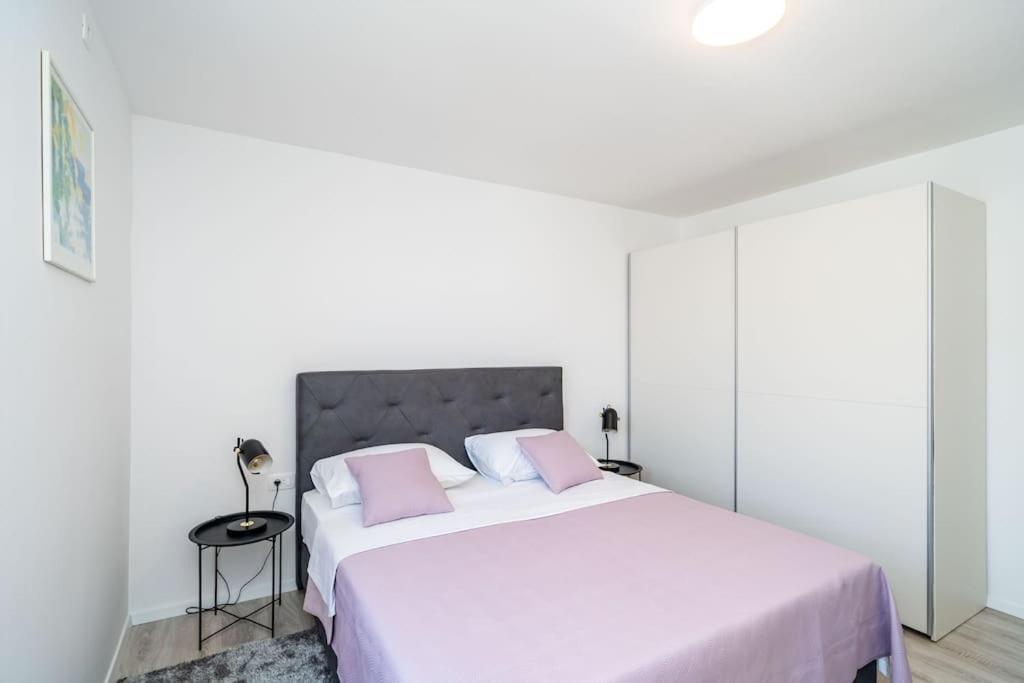 Petra & Iva Apartment