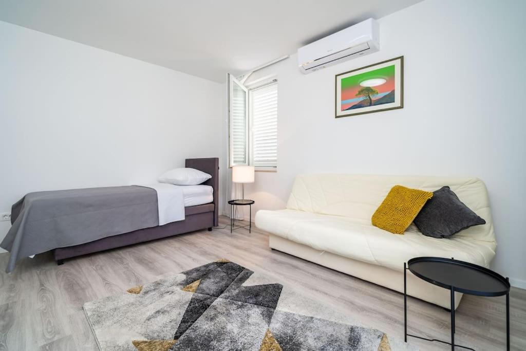 Petra & Iva Apartment *