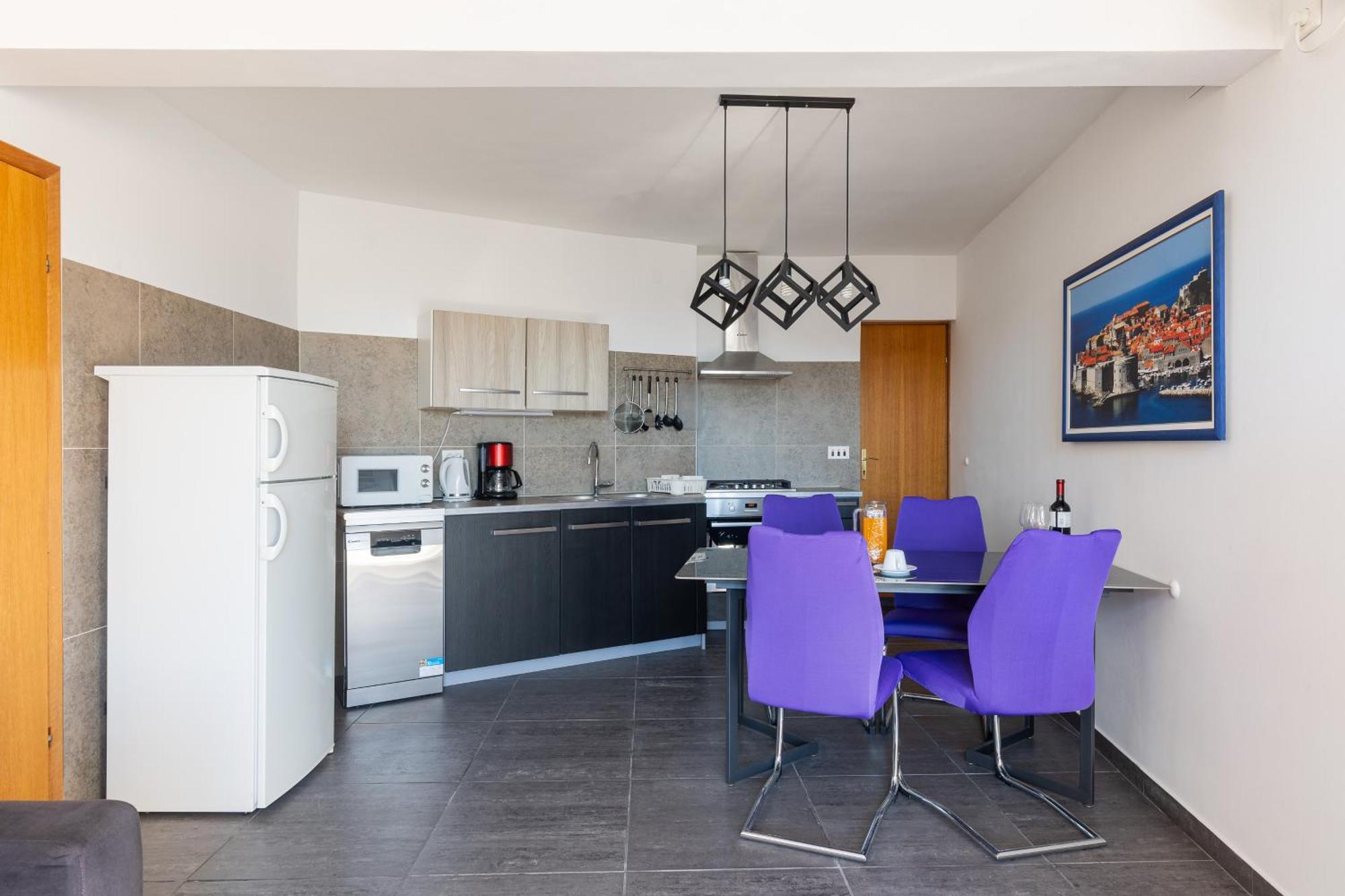 Apartment Spacious 80m2 Place, Great Views:-) 2 Bedrooms ! Dubrovnik