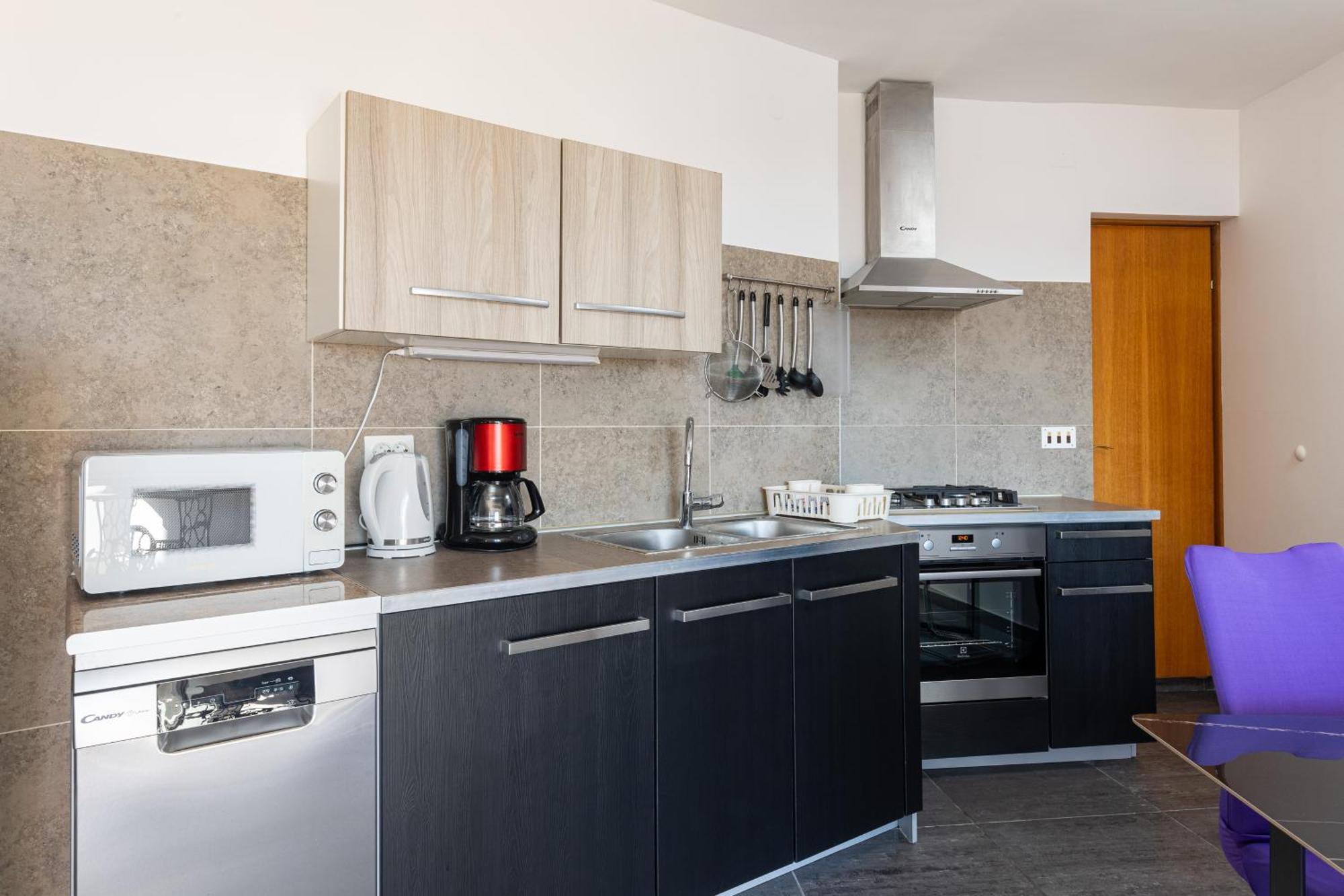 Apartment Spacious 80m2 Place, Great Views:-) 2 Bedrooms ! *