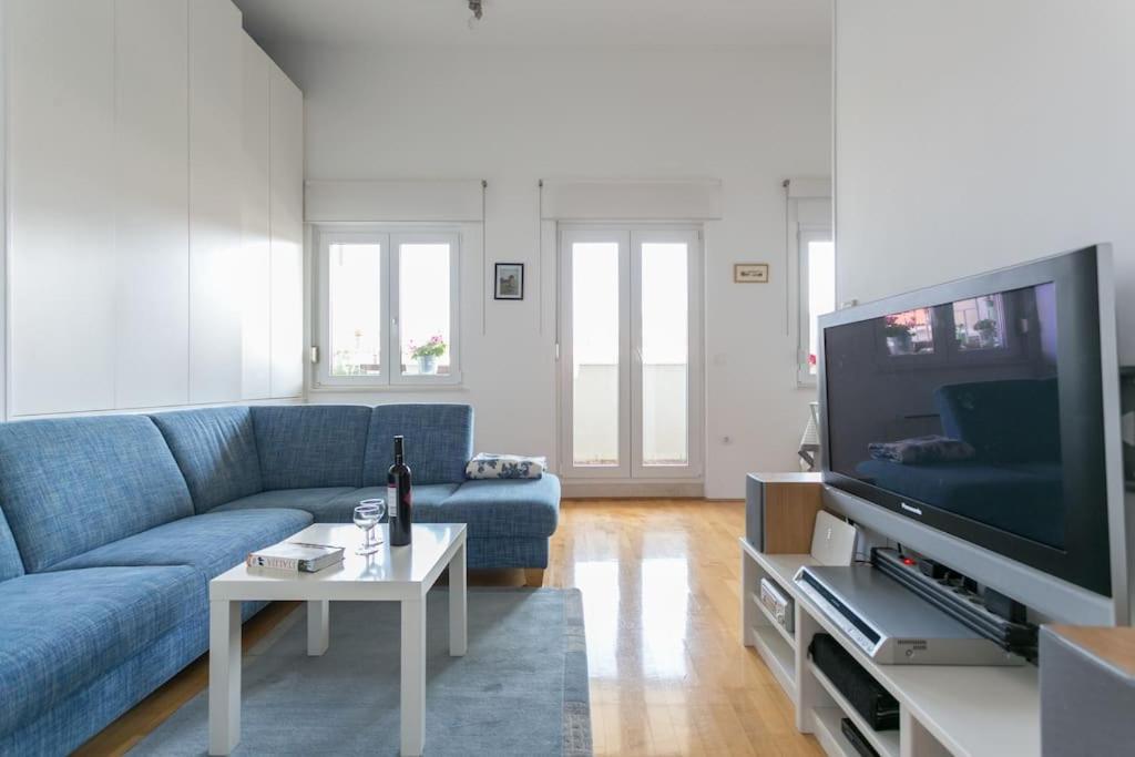 Swanky Gem Apartment *