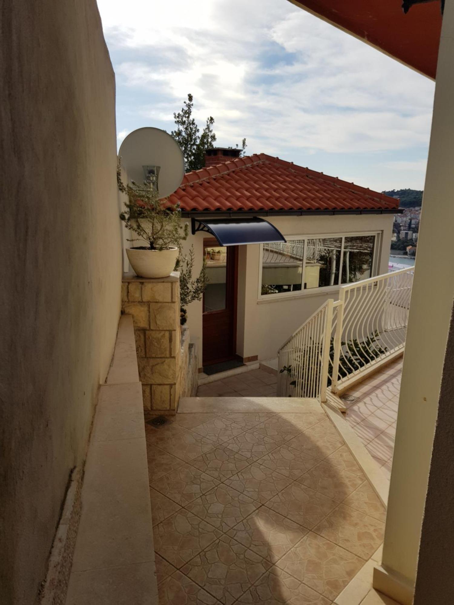 Monika Guest house
