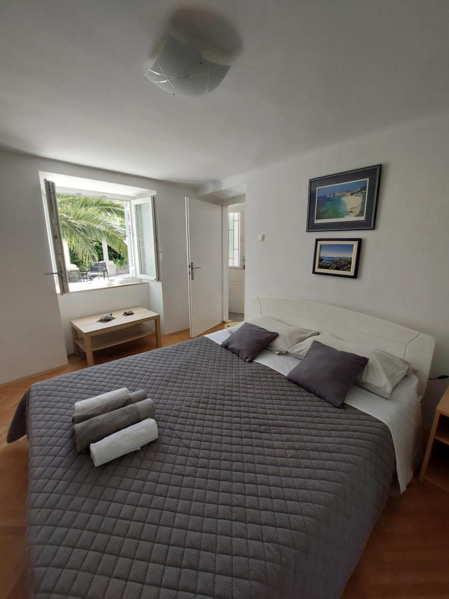 Ivka Apartment