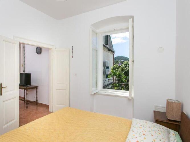 Tranquilo- Two Bedroom With Garden View Apartment