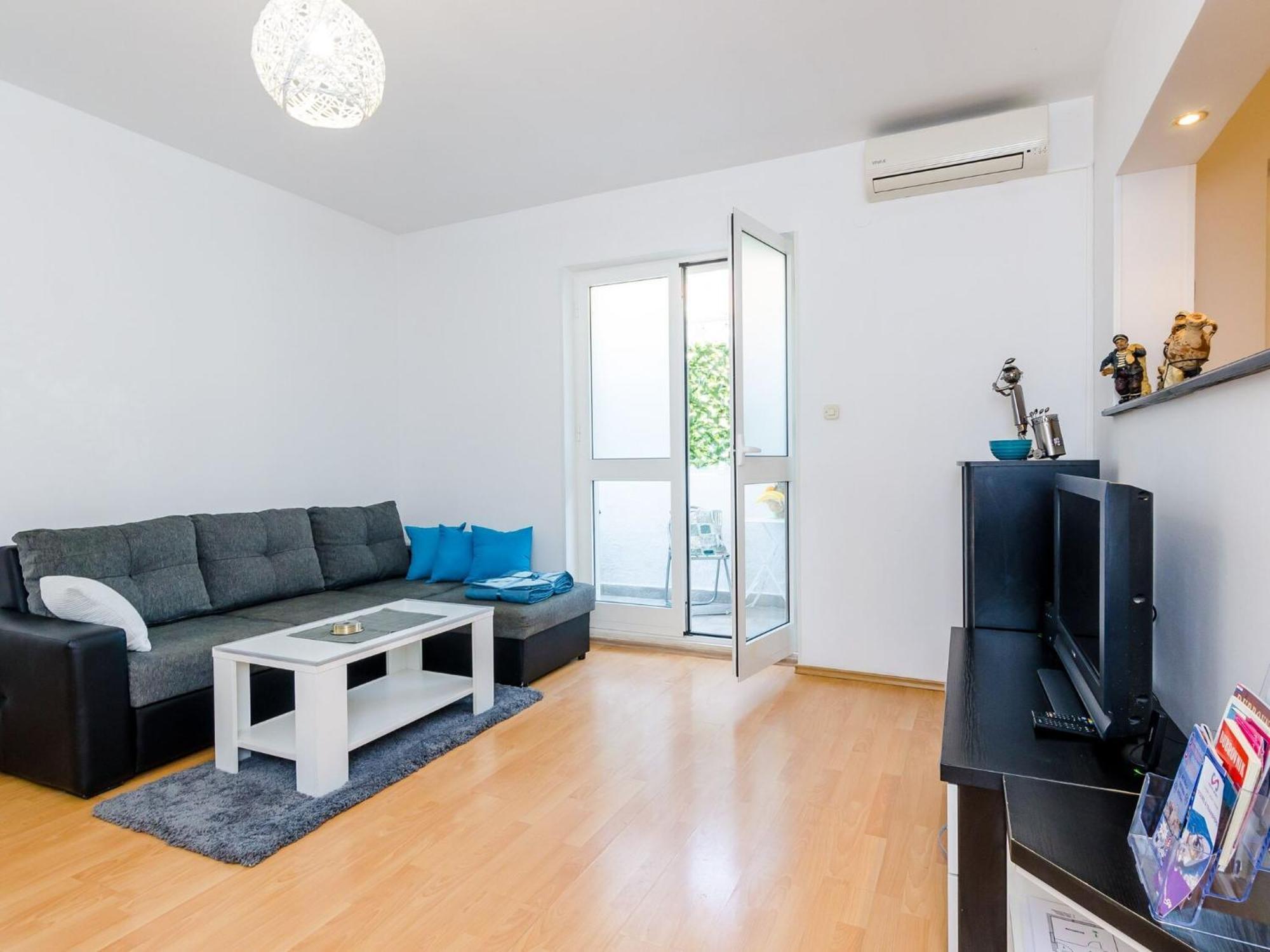 Antej - One Bedroom With Terrace And View Apartment
