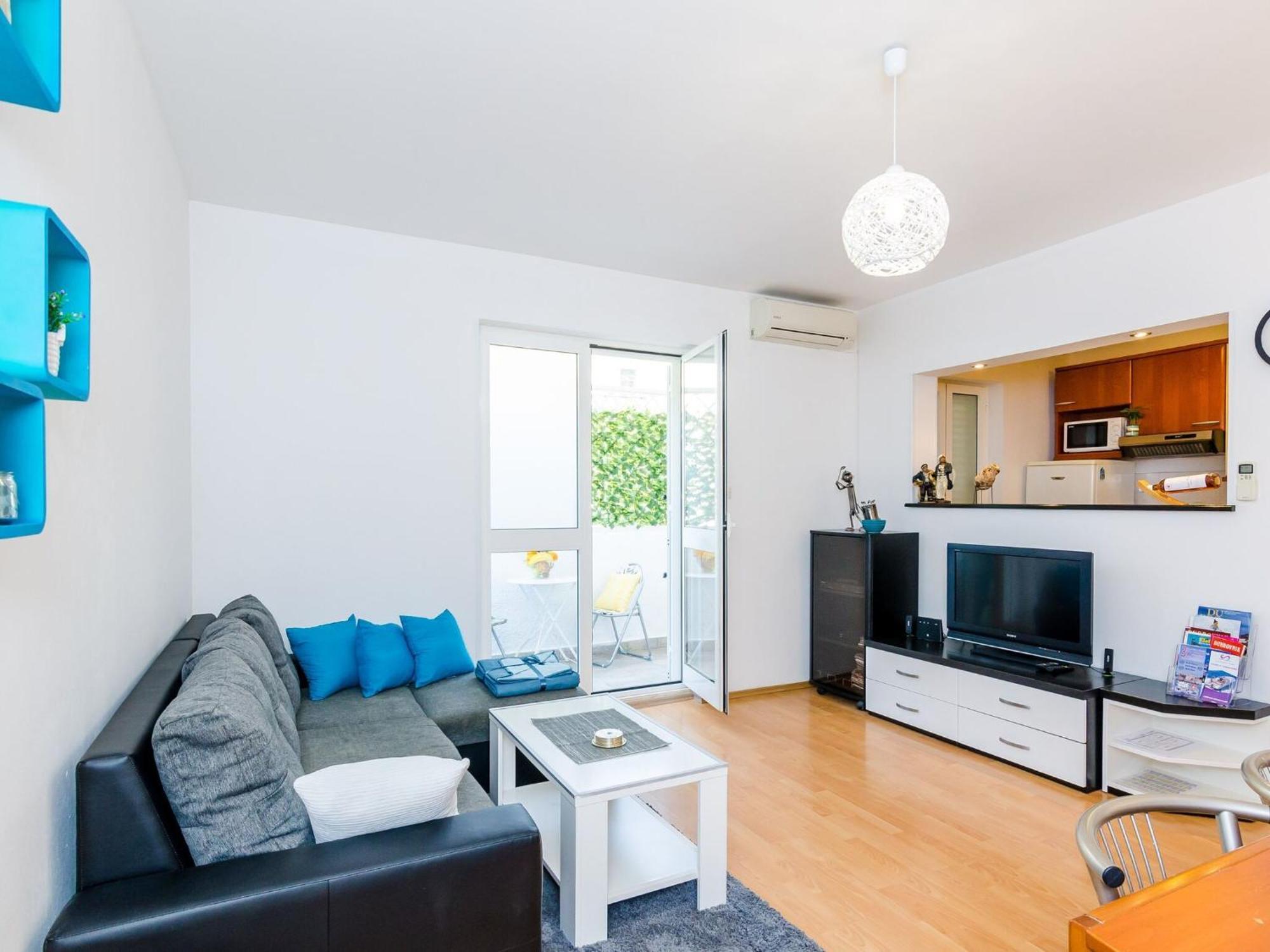 Antej - One Bedroom With Terrace And View Apartment