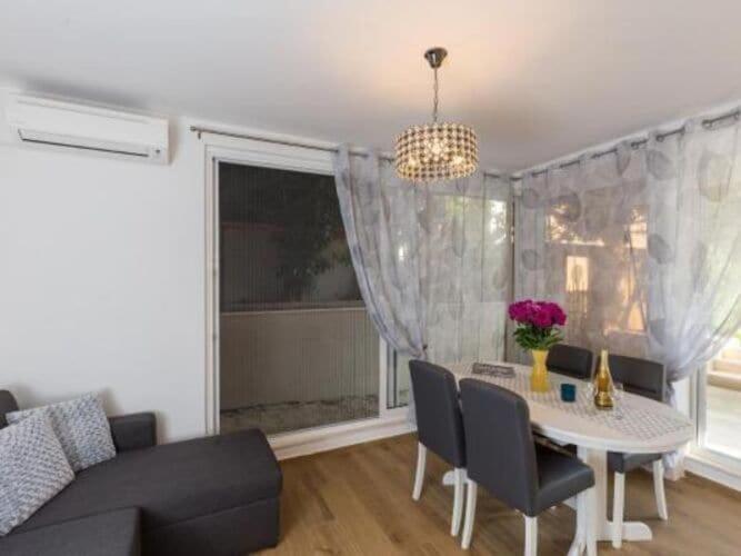 Apartment Hitri - One Bedroom With Terrace And Garden View