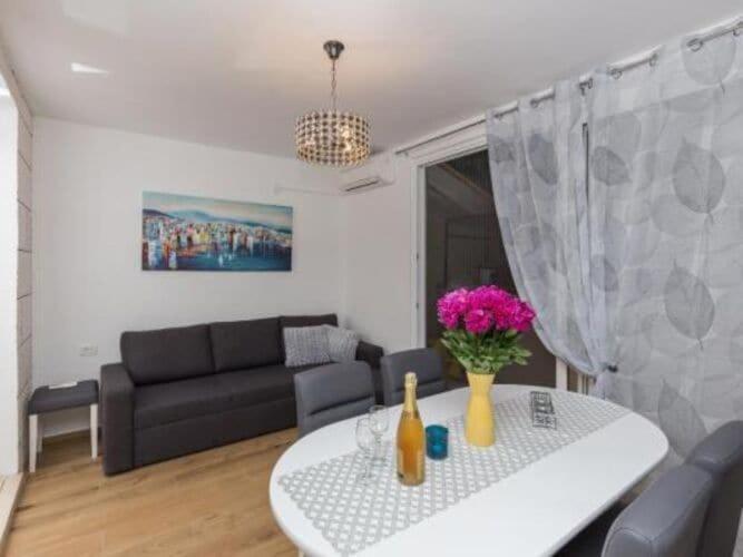 Hitri - One Bedroom With Terrace And Garden View Apartment *