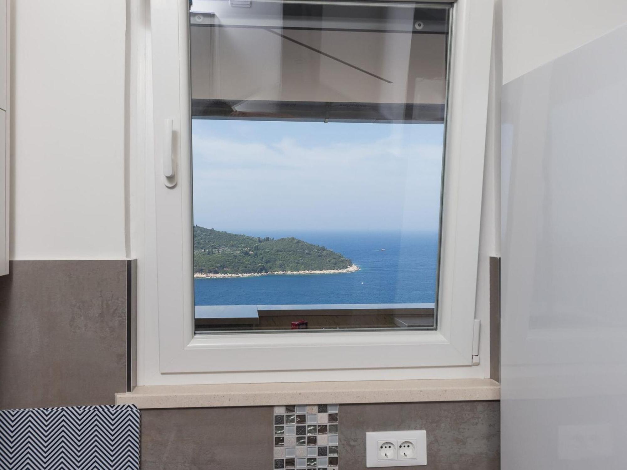 H&d - Two Bedroom With Balcony And Sea View *
