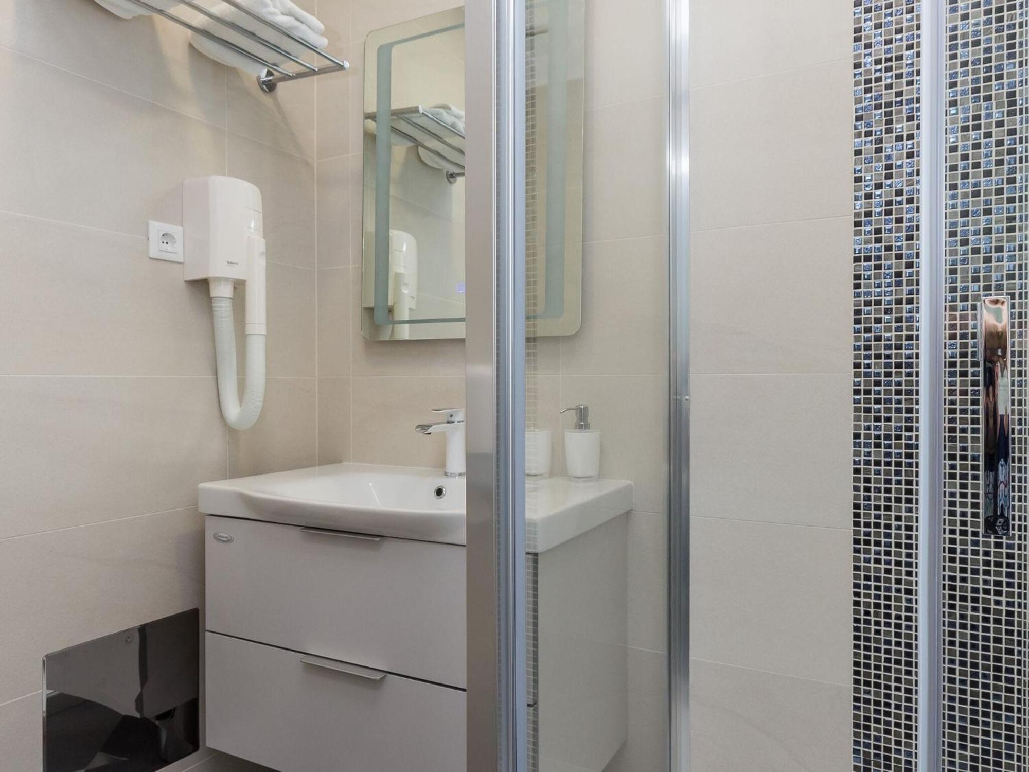 Apartment H&d - Two Bedroom With Balcony And Sea View