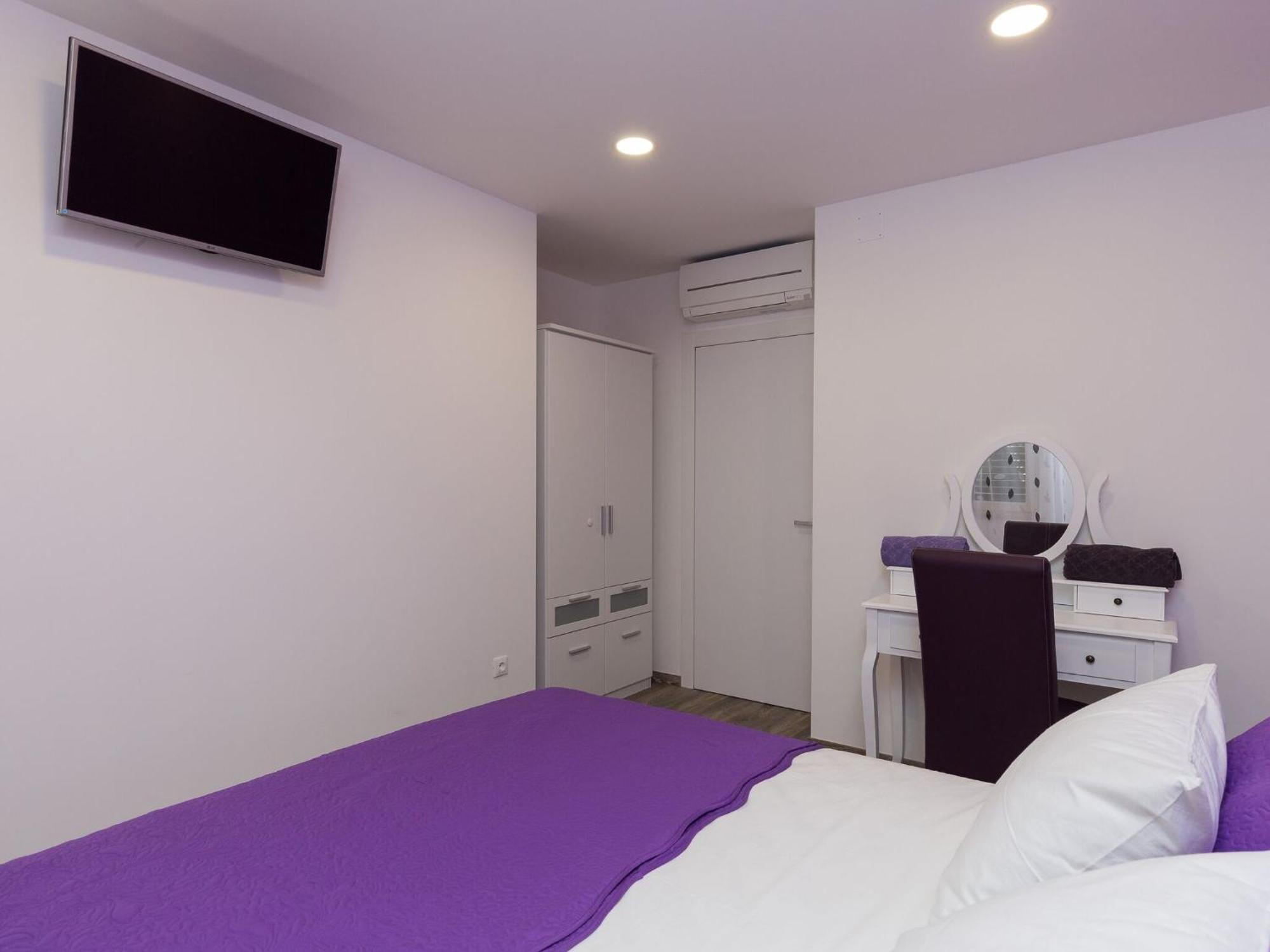 Apartment H&d - Two Bedroom With Balcony And Sea View *
