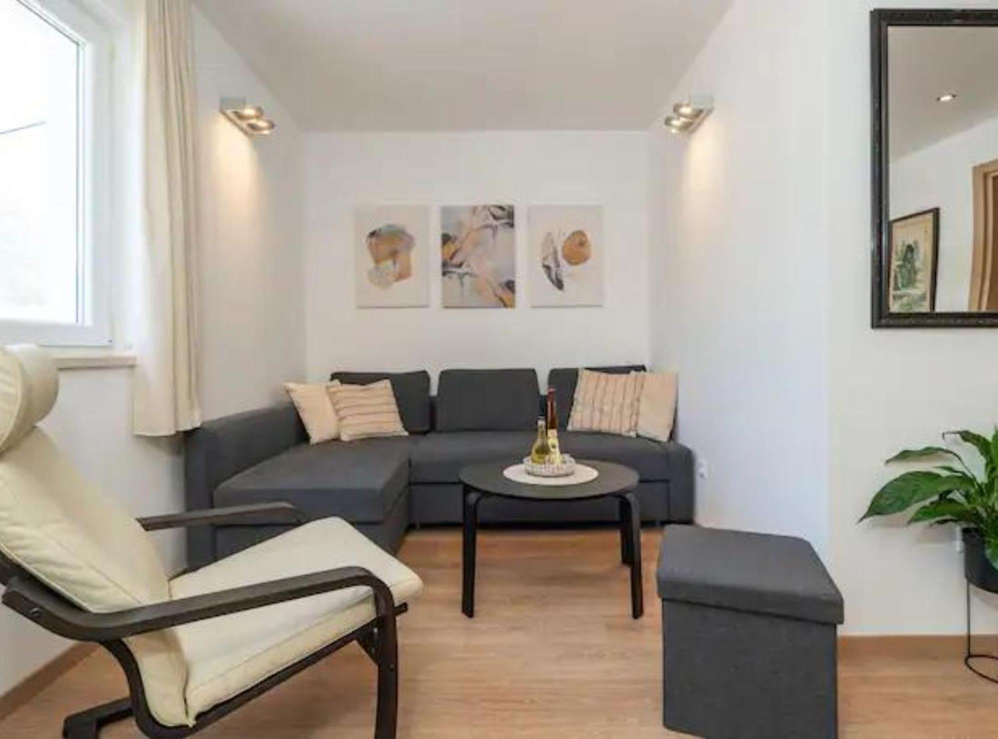 Apartment Tomic *