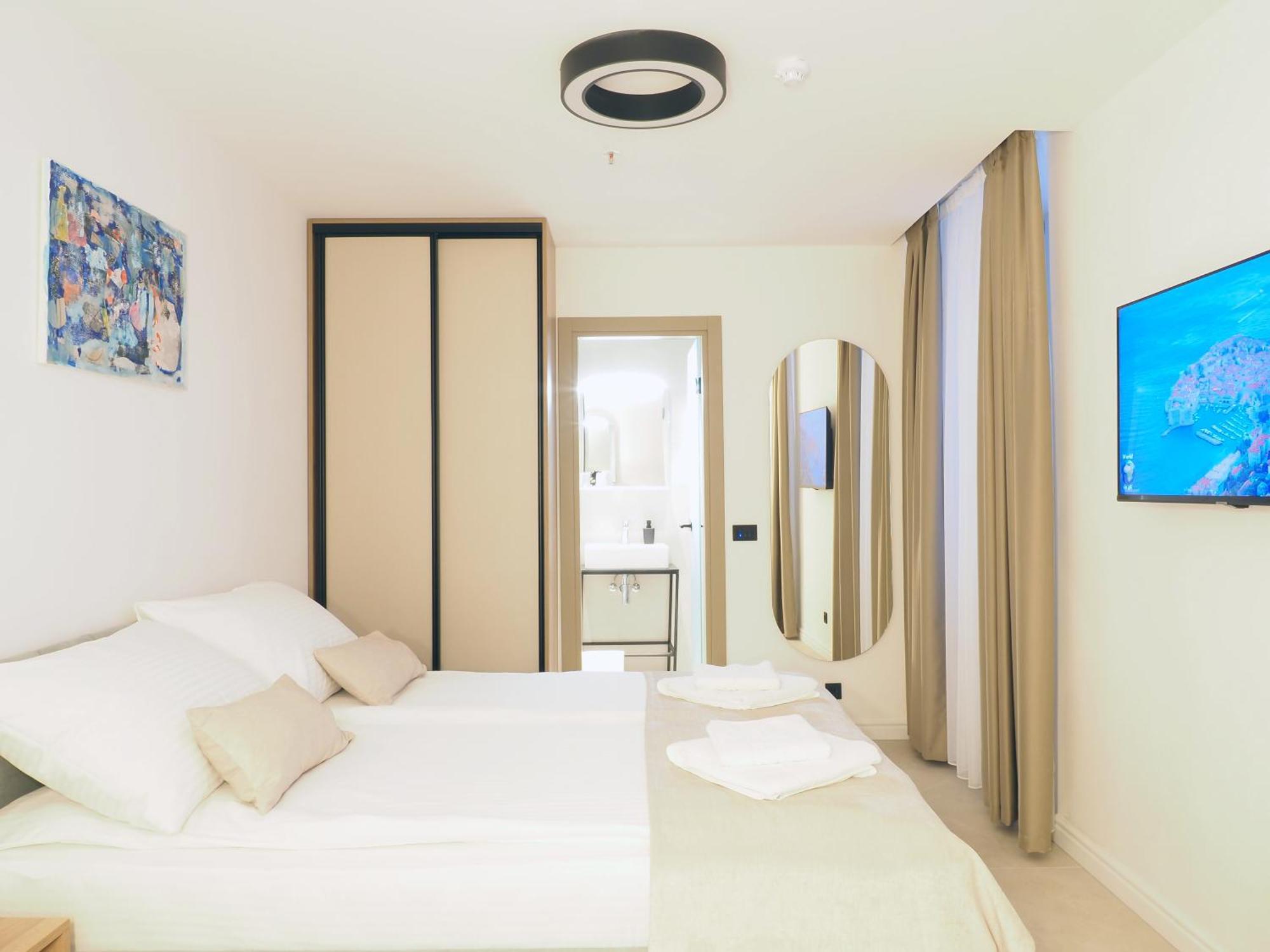Bed & Breakfast Old Town Akademis Gariste *