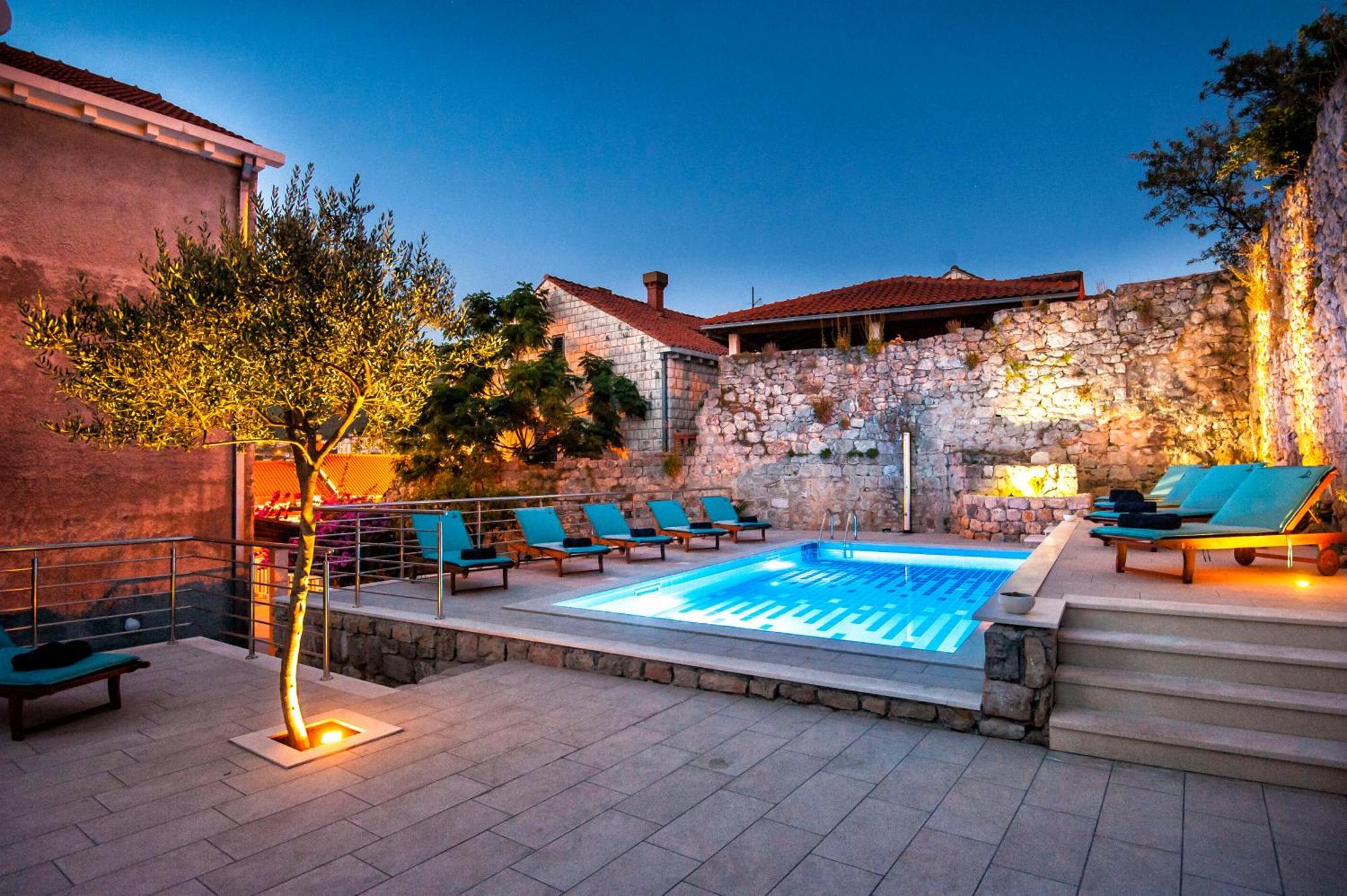 California 2 * Dubrovnik