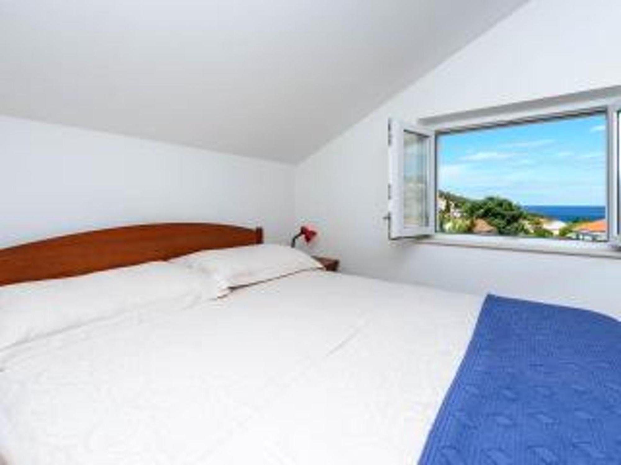 Chic With Sea View In - 48 Sqm Apartment *
