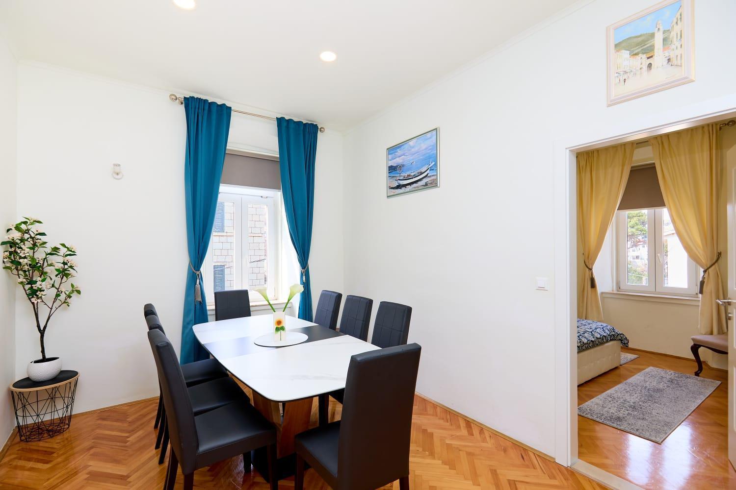 Spacious 3 Bedroom Appartement *